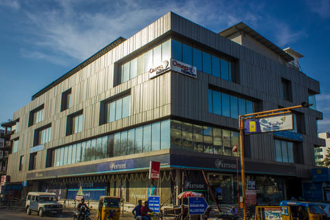 Commercial building near Central Bus STop, Trichy (India)_Image75
