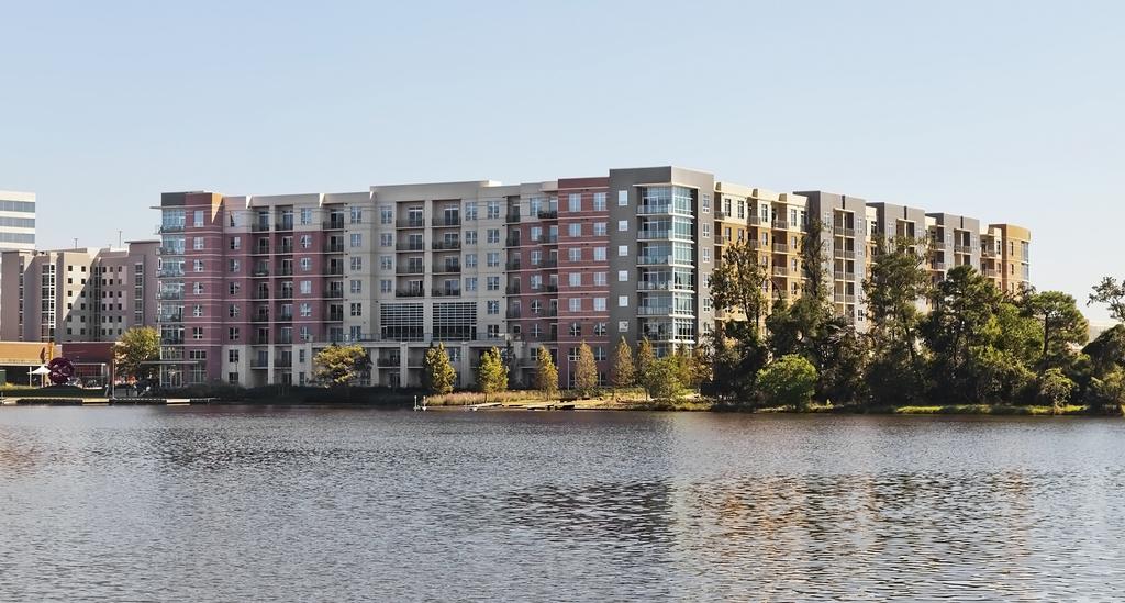 One Lake's Edge Luxury Apartments, The Woodlands Texas (USA)_Image5
