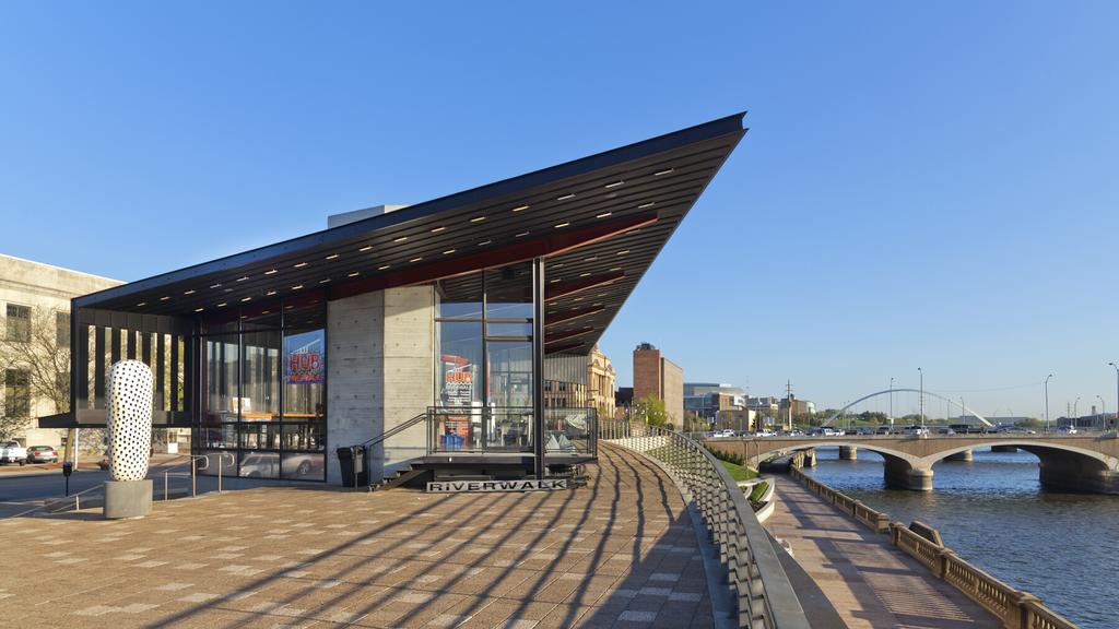 Principal Riverwalk Pavilion and Pump Sation, Des Moines, Iowa (USA)_Image2