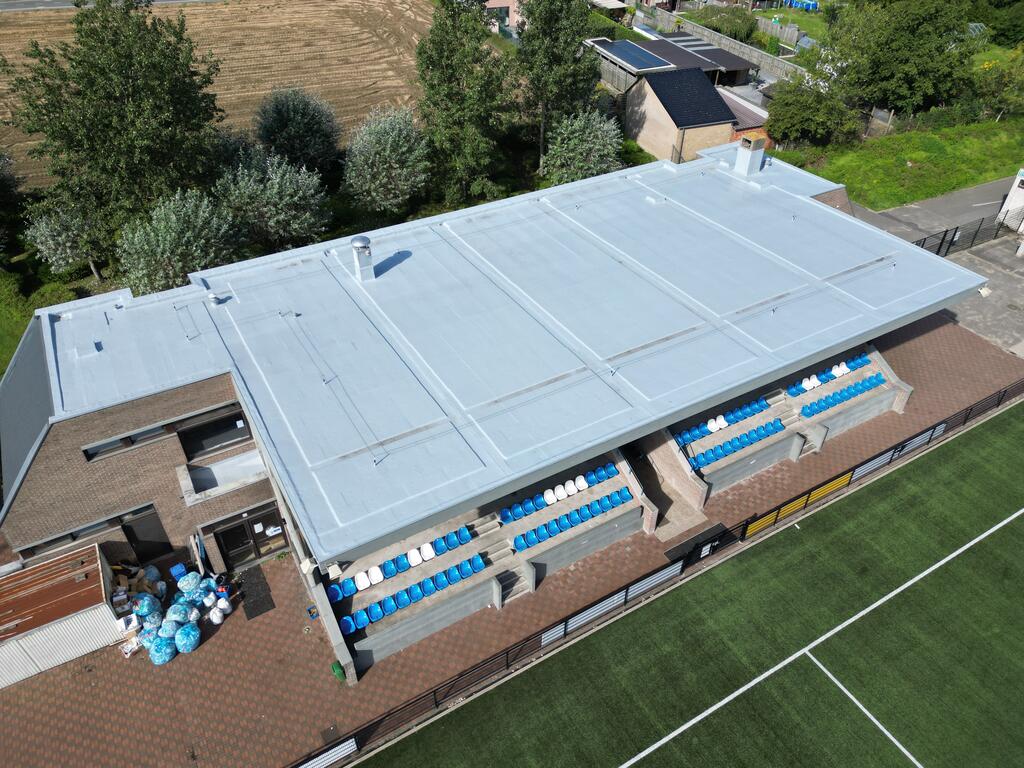 Voetbaltribune, Rumbeke (Roeselare) - België_Image1