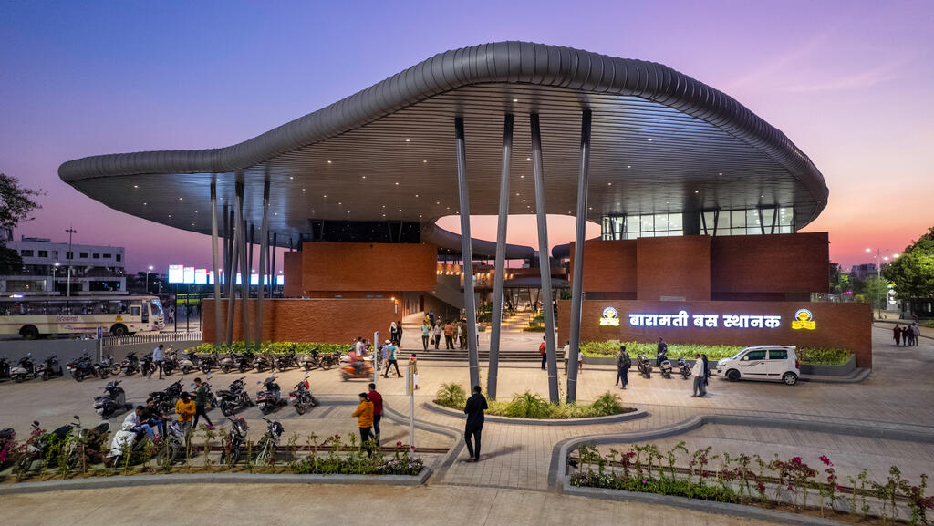 Bus station, Baramathi (India)_Image4